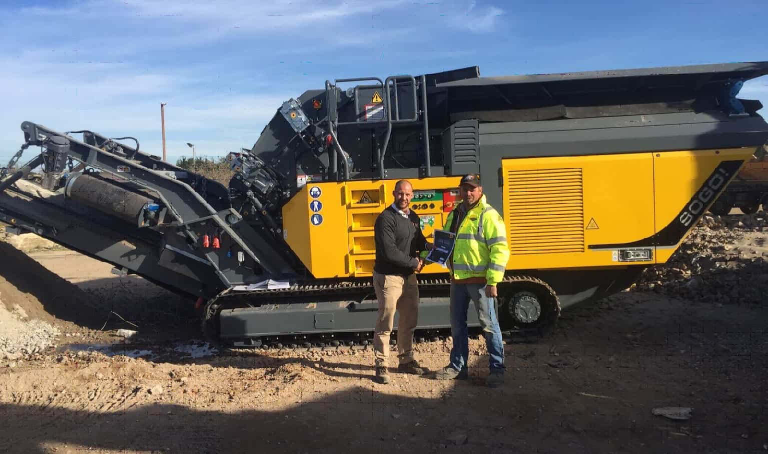 PR Bates Rubblemaster crusher on site